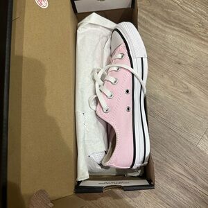 Light pink converse